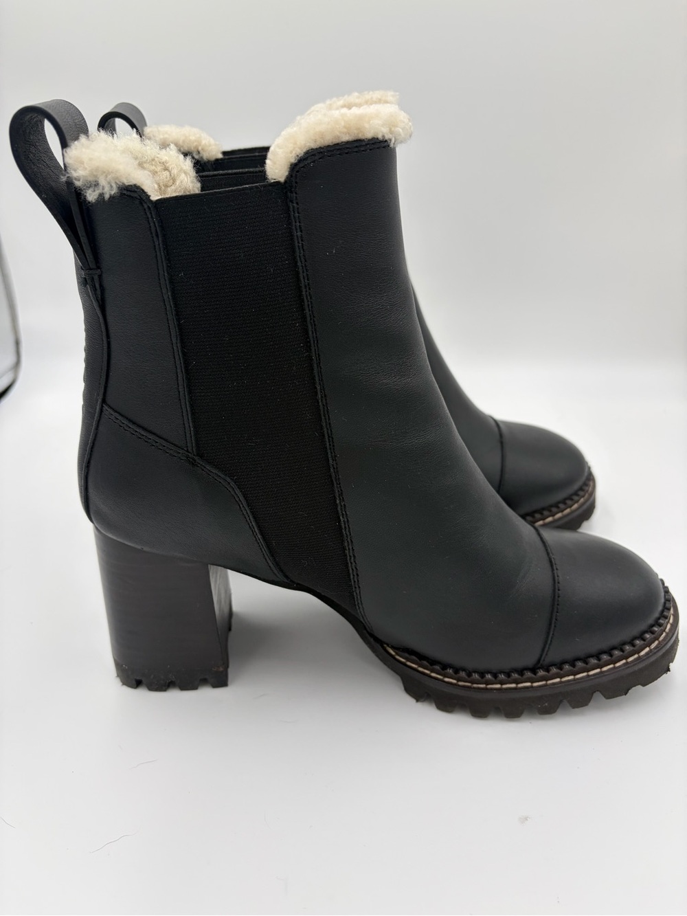 See By Chloé Shearling Lined Leather Chelsea Heeled Boot 38.5 like new